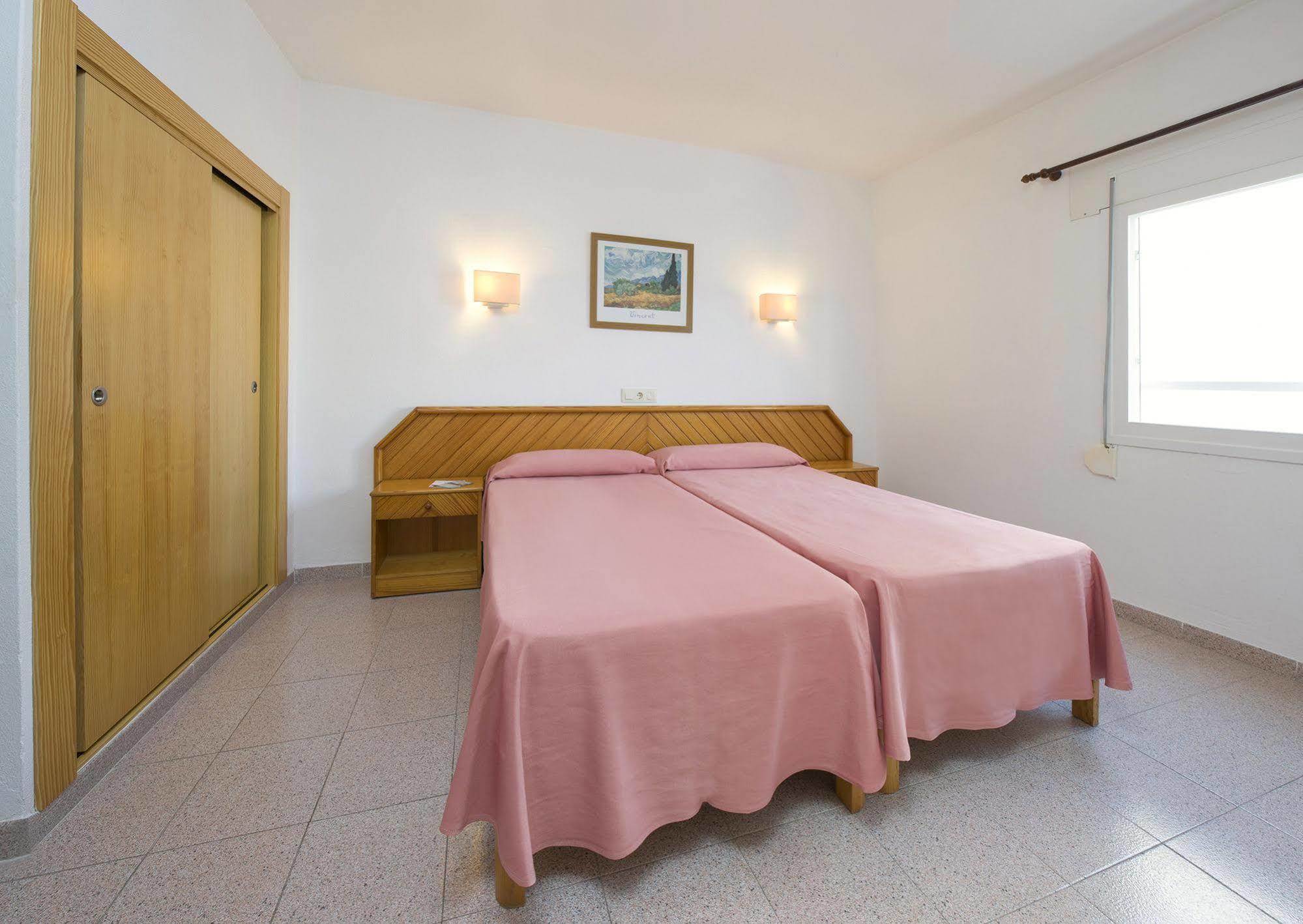 Hostal Roca Sant Antoni de Portmany Exterior foto