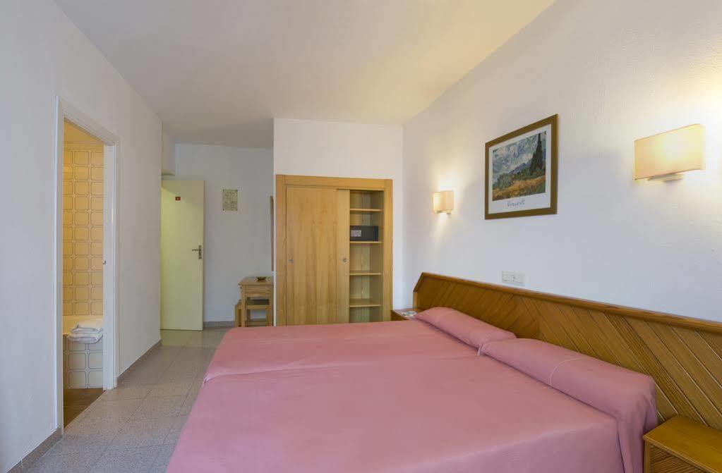 Hostal Roca Sant Antoni de Portmany Exterior foto