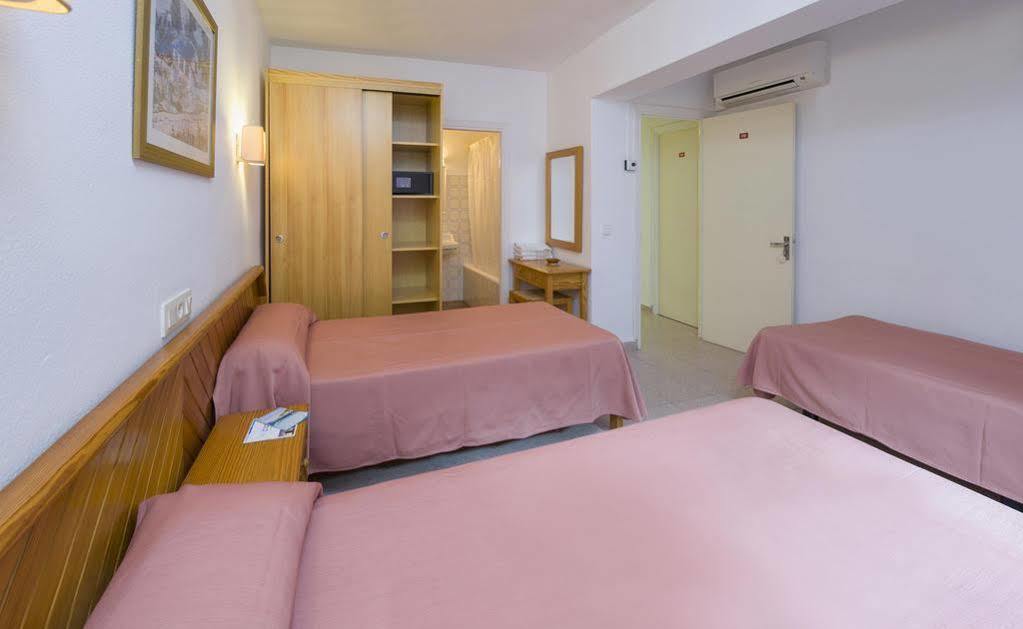 Hostal Roca Sant Antoni de Portmany Exterior foto